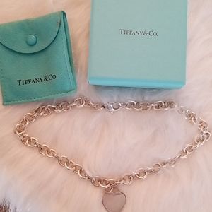 💯Tiffany & Co heart charm necklace